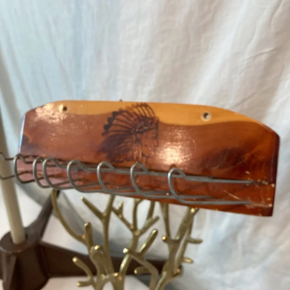 Native Coat/Tie Hanger American Cedar Wood Chief Image/Motif Wood Decorative